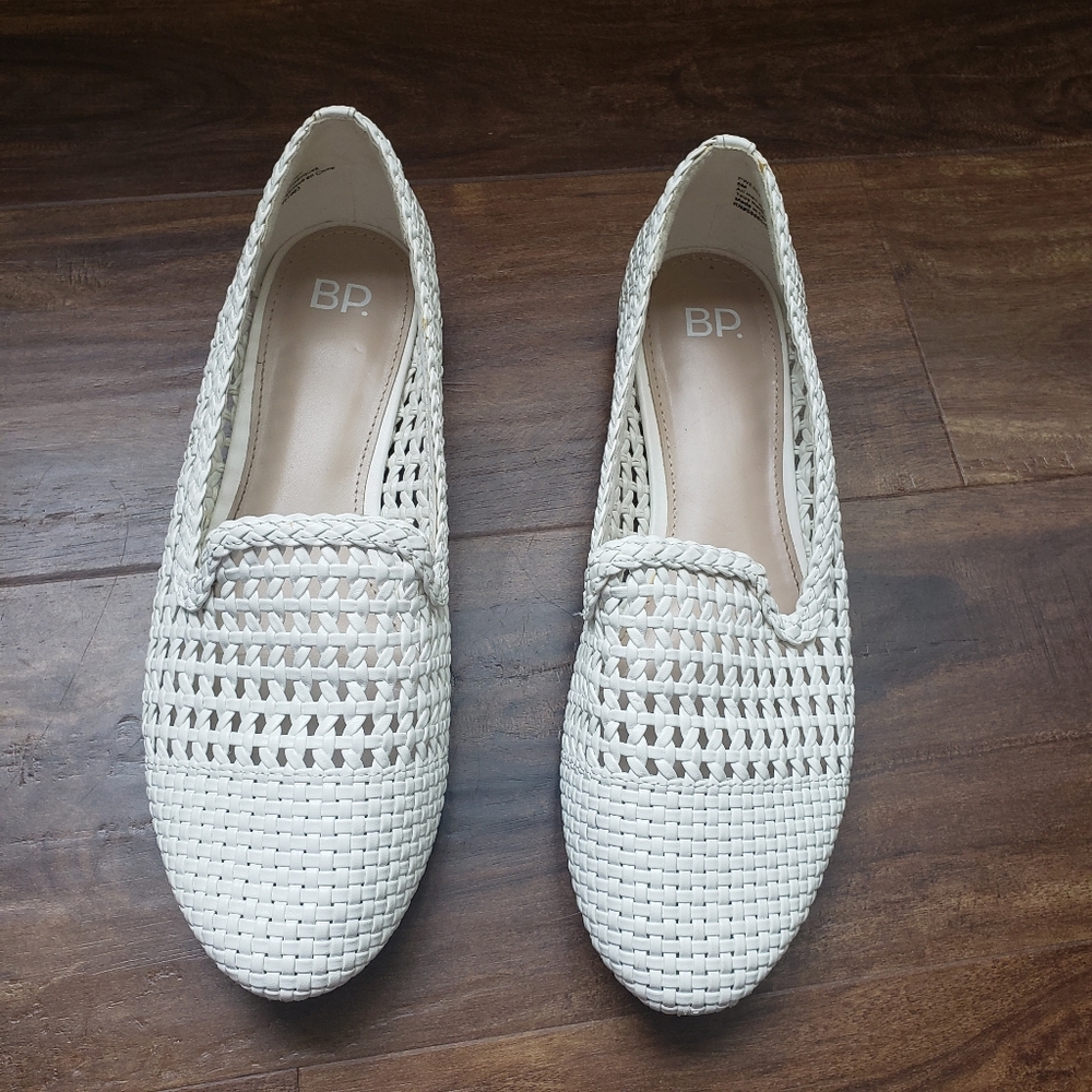 Coastal grandma white flats